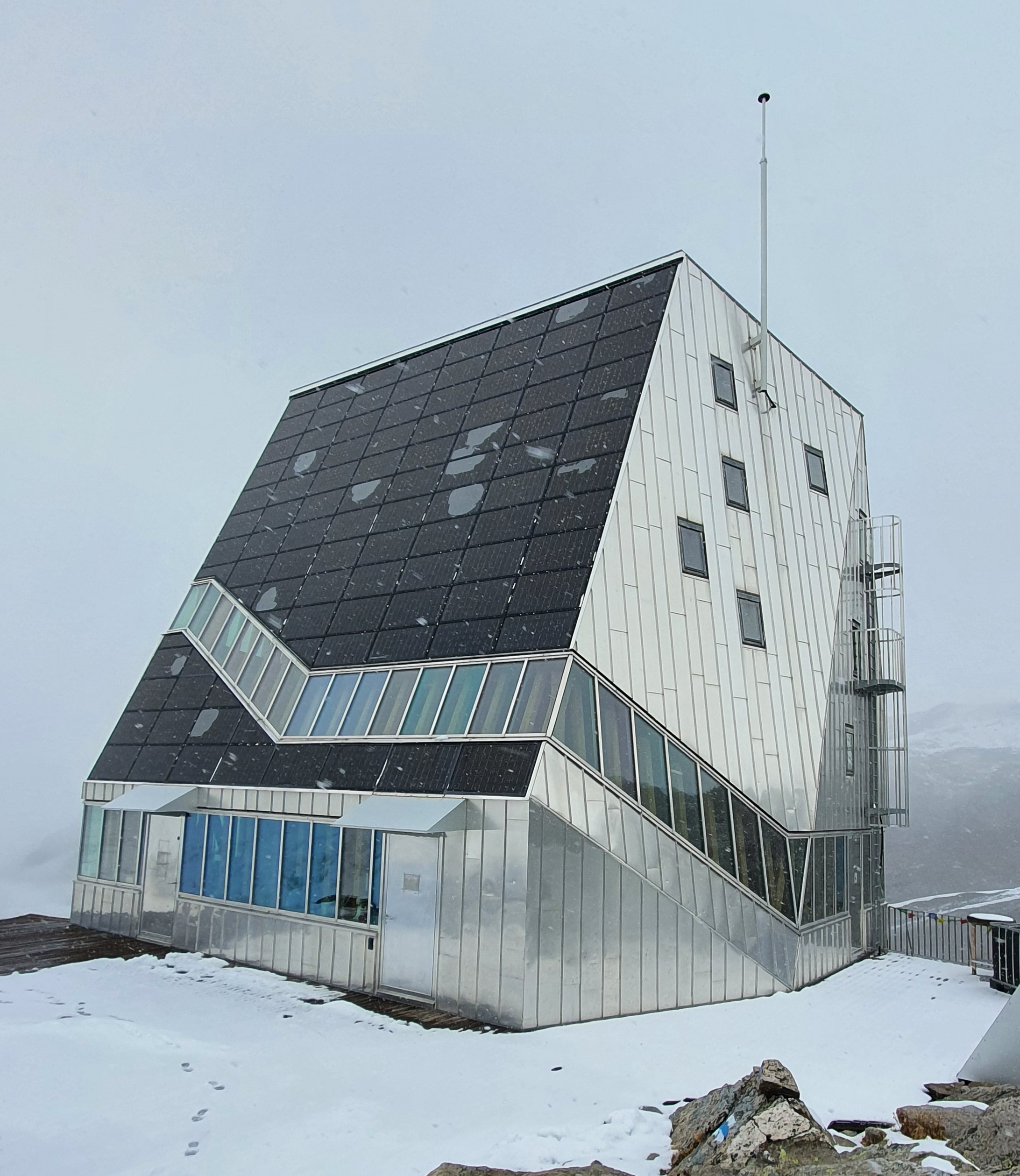 The Monte Rossa hut, solar panels