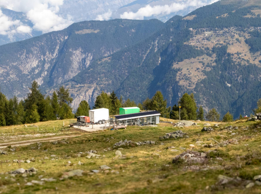 Système de traite mobile à l'alpage d'Orzival