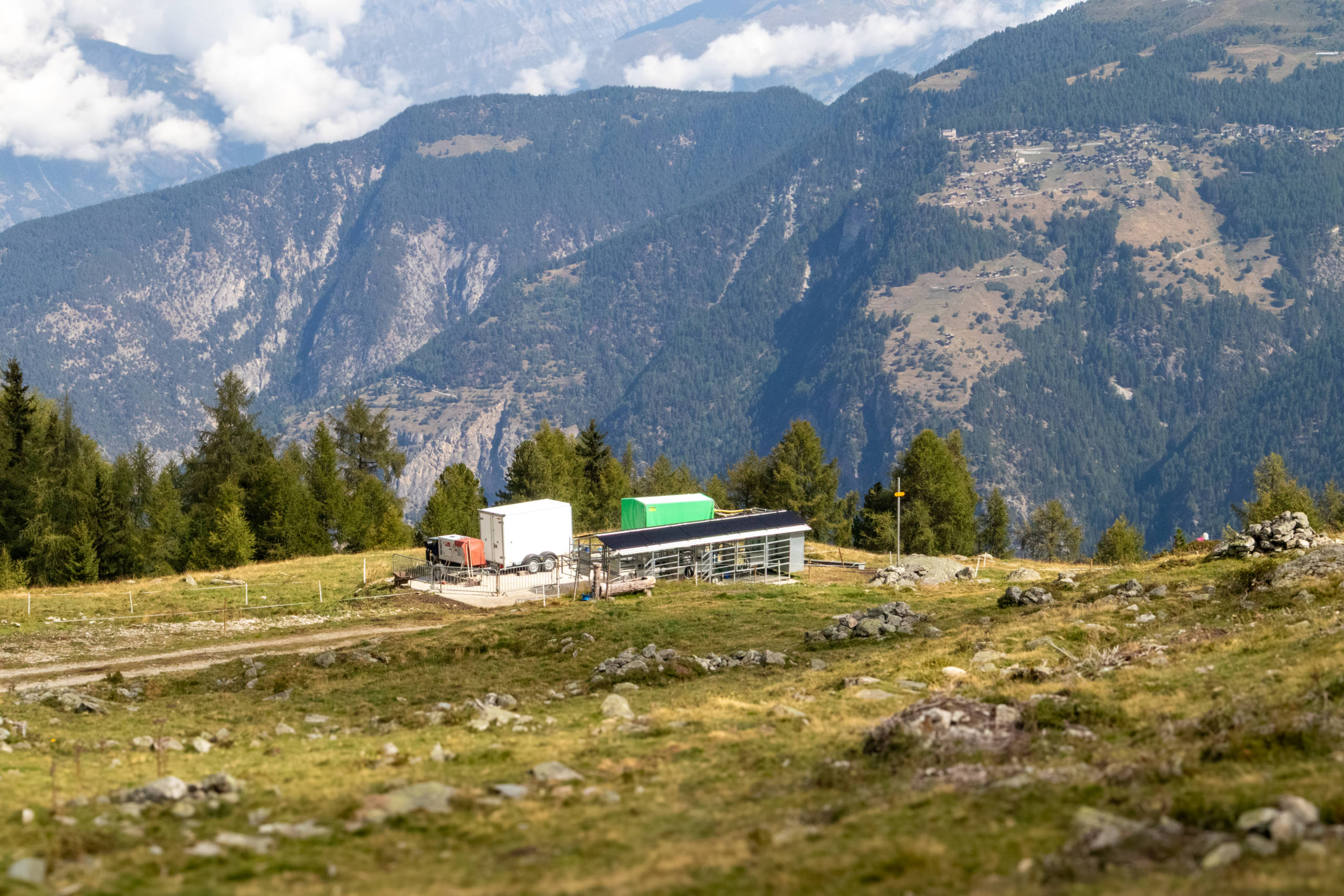 Mobile milking system at the Orzival Alpage