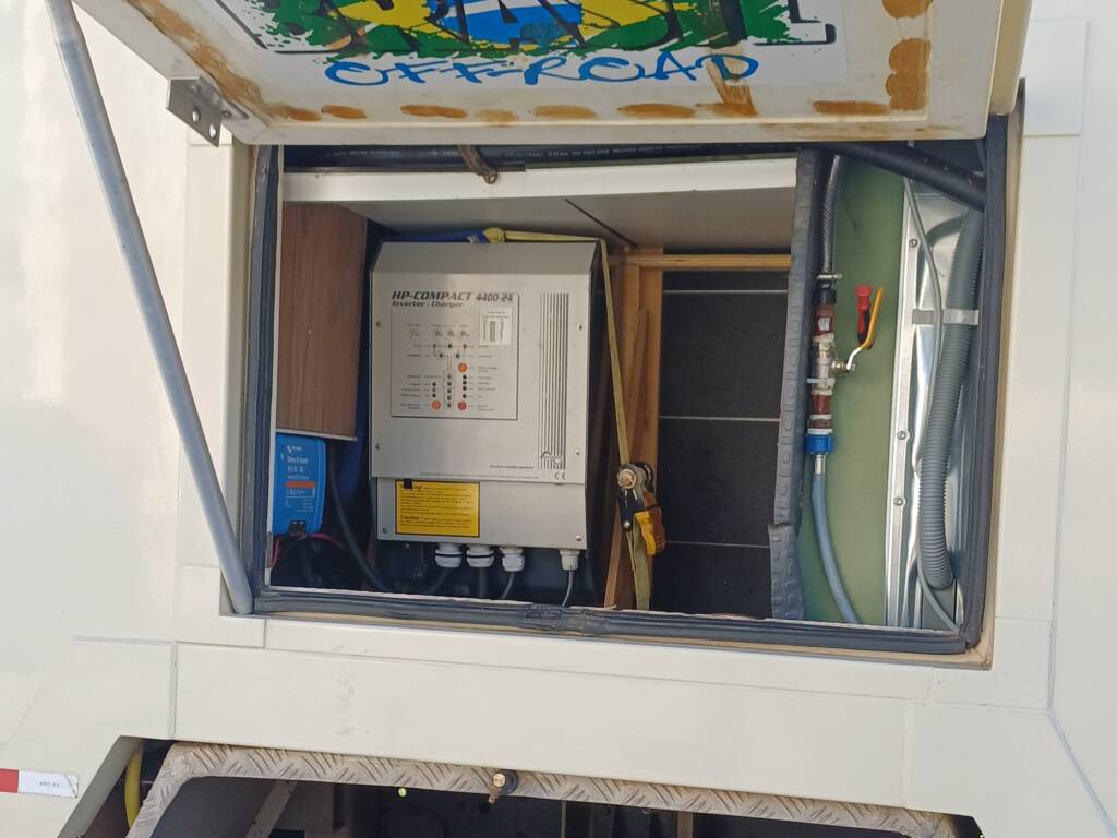 inverter-chargers compartiment Pepamobil