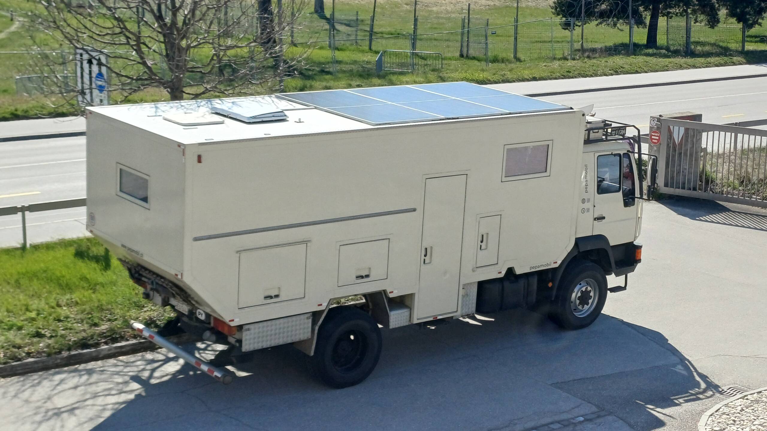 Pepamobil truck with solar panels on the truck roof